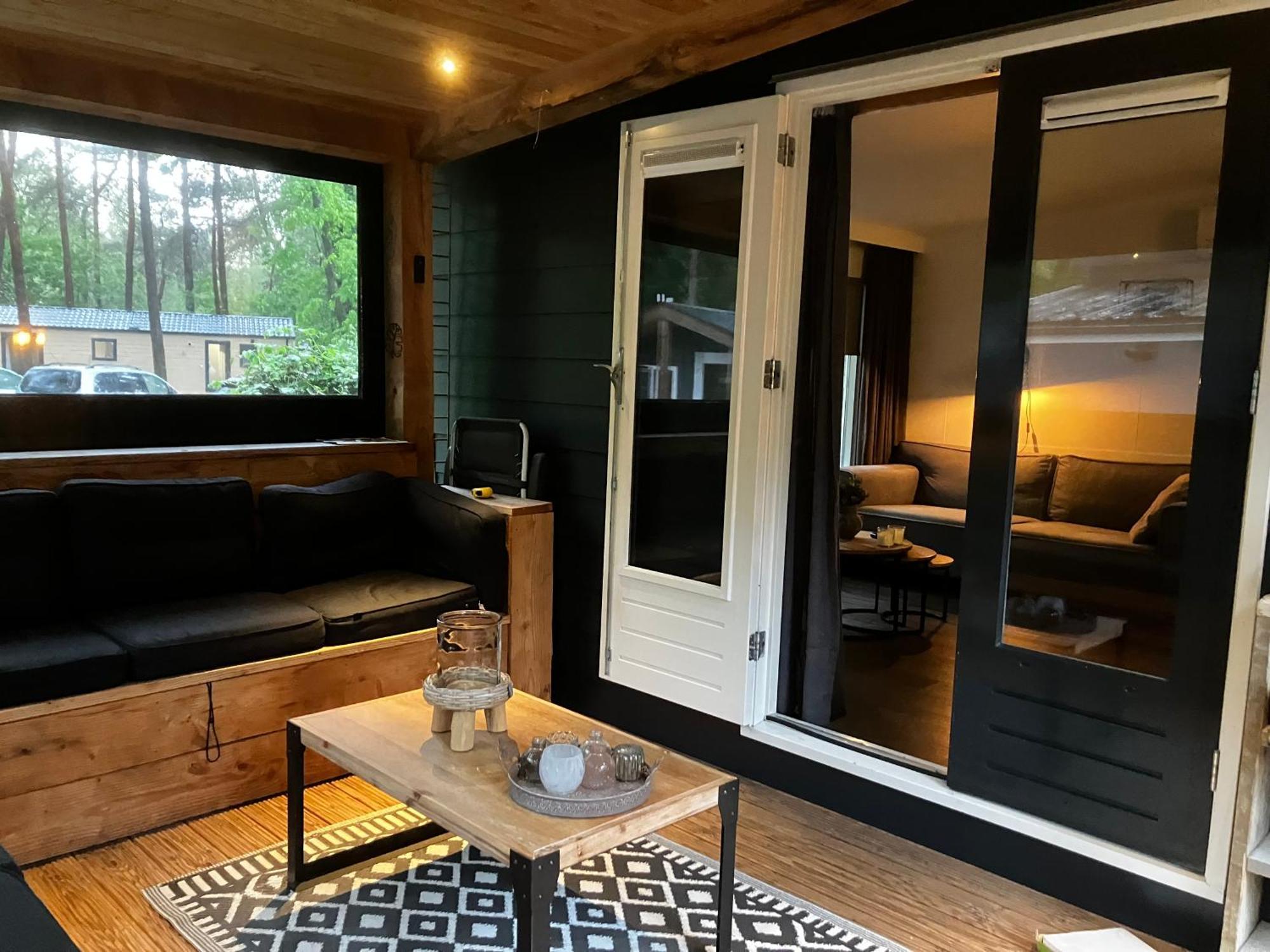 Chalet Bosrijk Midden In De Natuur-Eten&Drinken-Activiteiten-Ontspanning-En Nog Veel Meer Hoenderloo Eksteriør billede